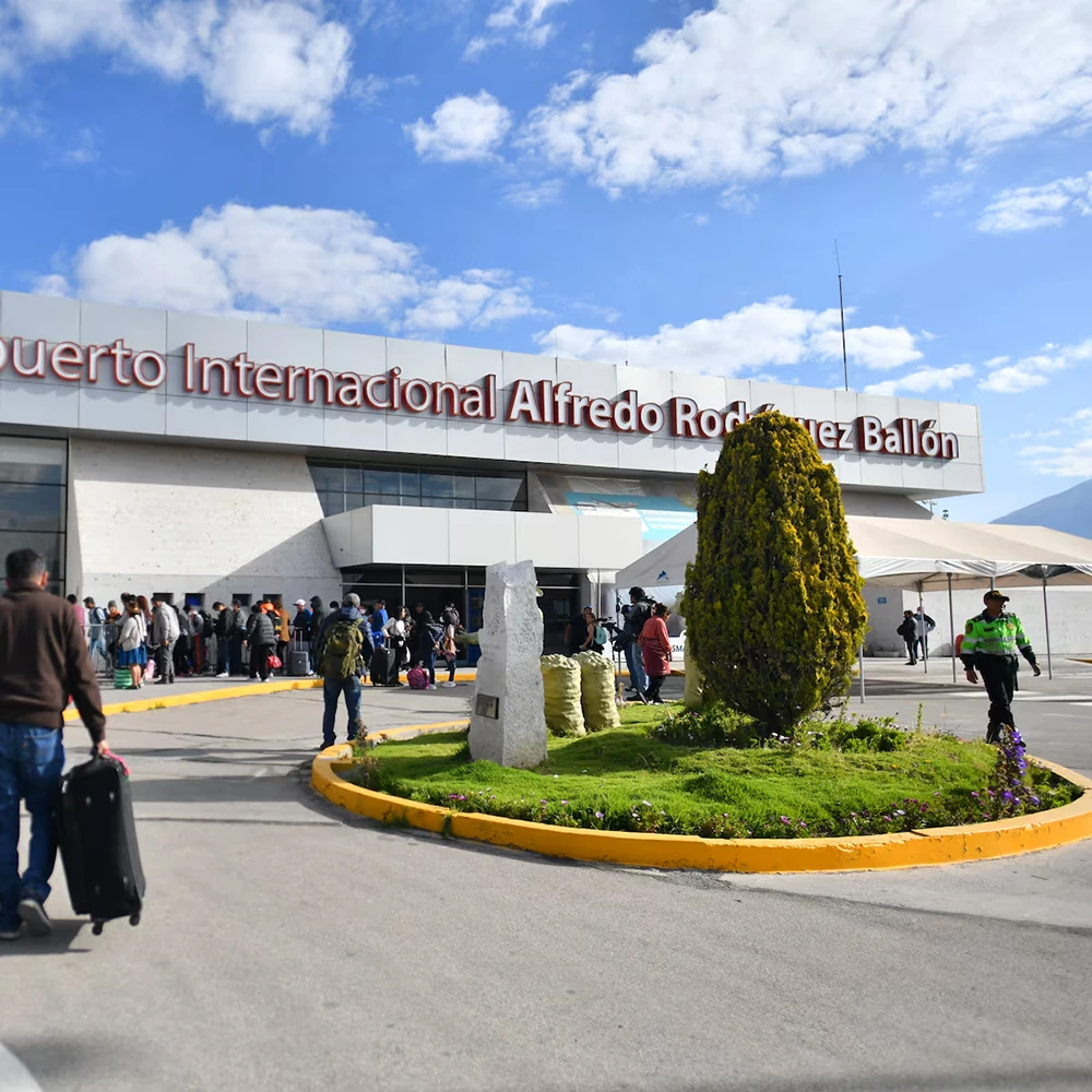 Aeropuerto Internacional Alfredo Rodríguez Ballón peru arequipa