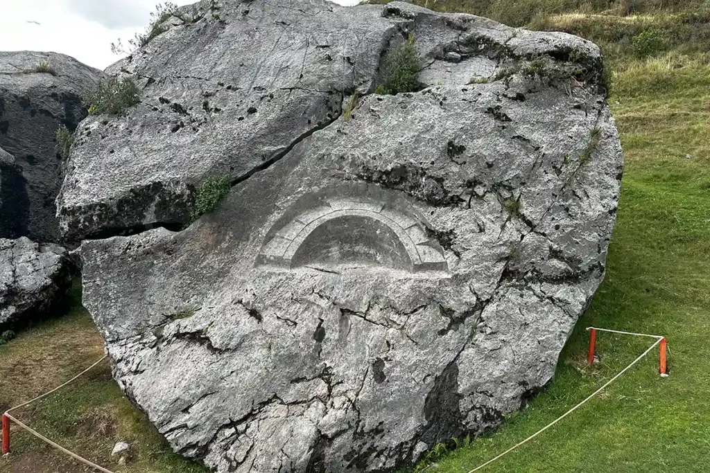 quillarumiyoq archaeological site sacred valley