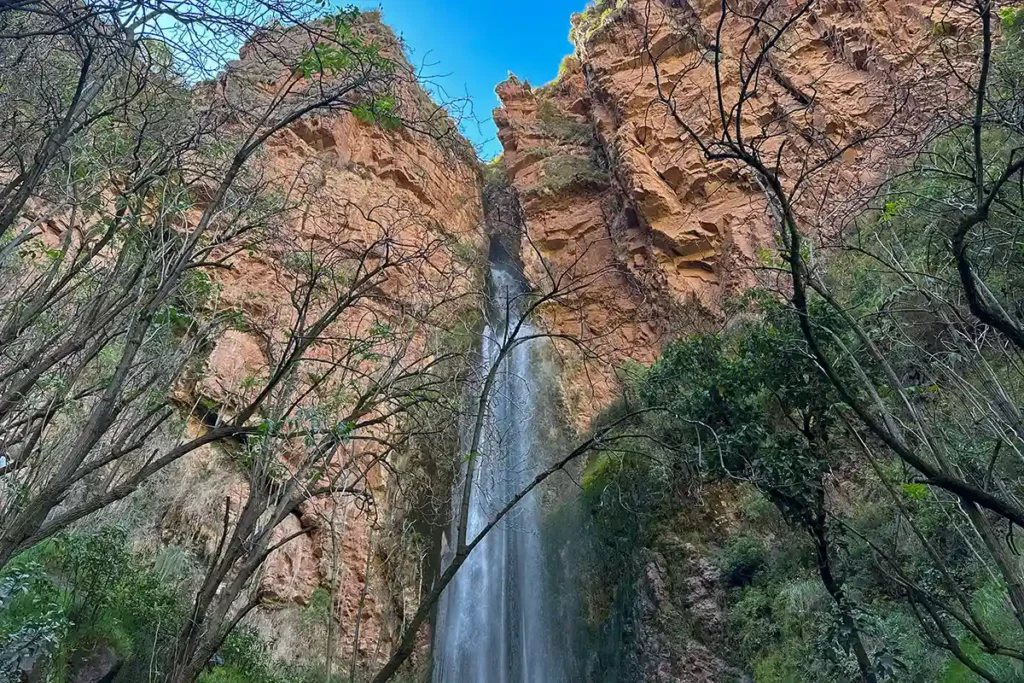 sacred valley ñusta poc poc waterfall}
