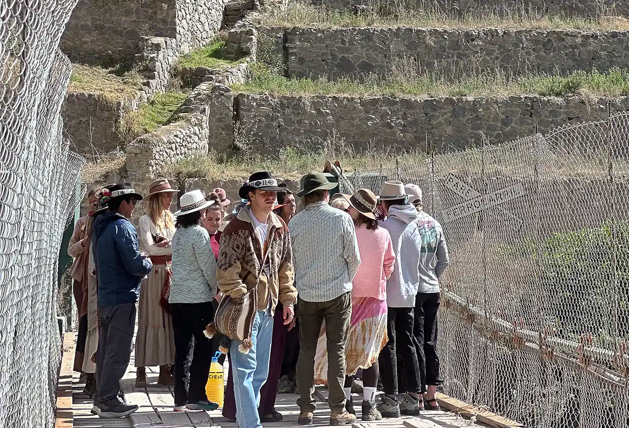 cusco river Sacred Valley tourist