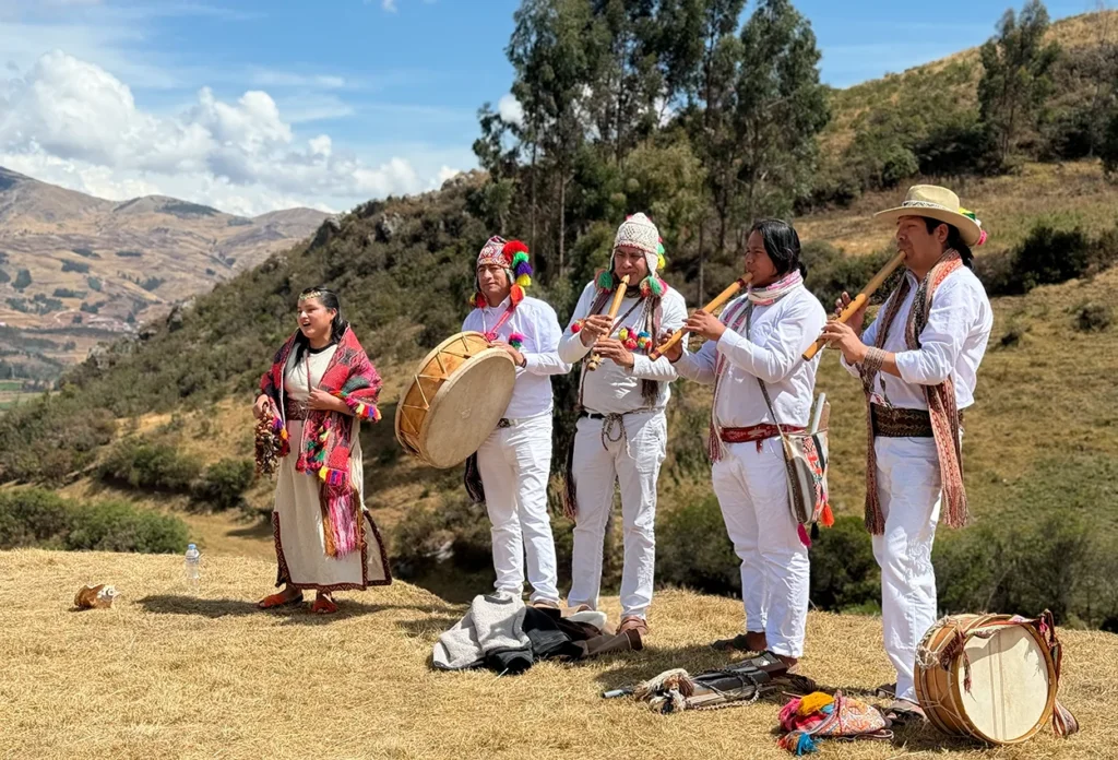 musicians in quillarumiyoq